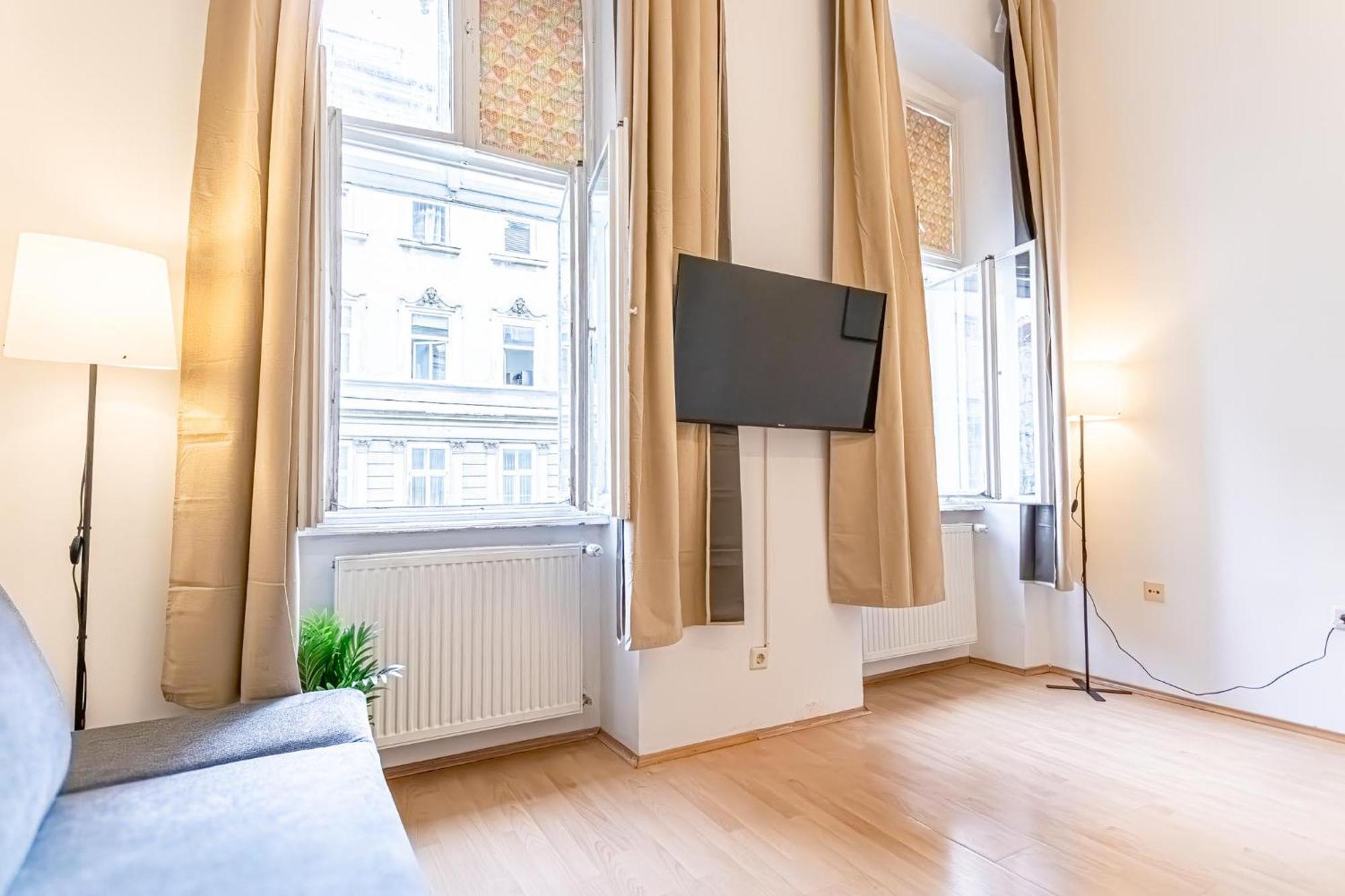 City-Linked 2Br Apartment Near Wiener Stadthalle Exterior foto